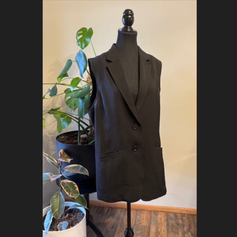 Sleeveless Blazer